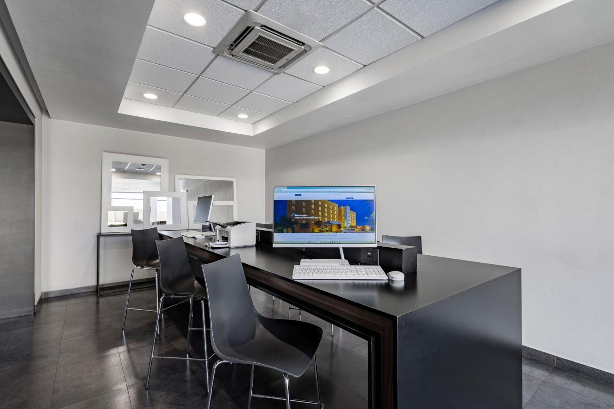 City Express By Marriott Guadalajara Aeropuerto Las Pintas Εξωτερικό φωτογραφία
