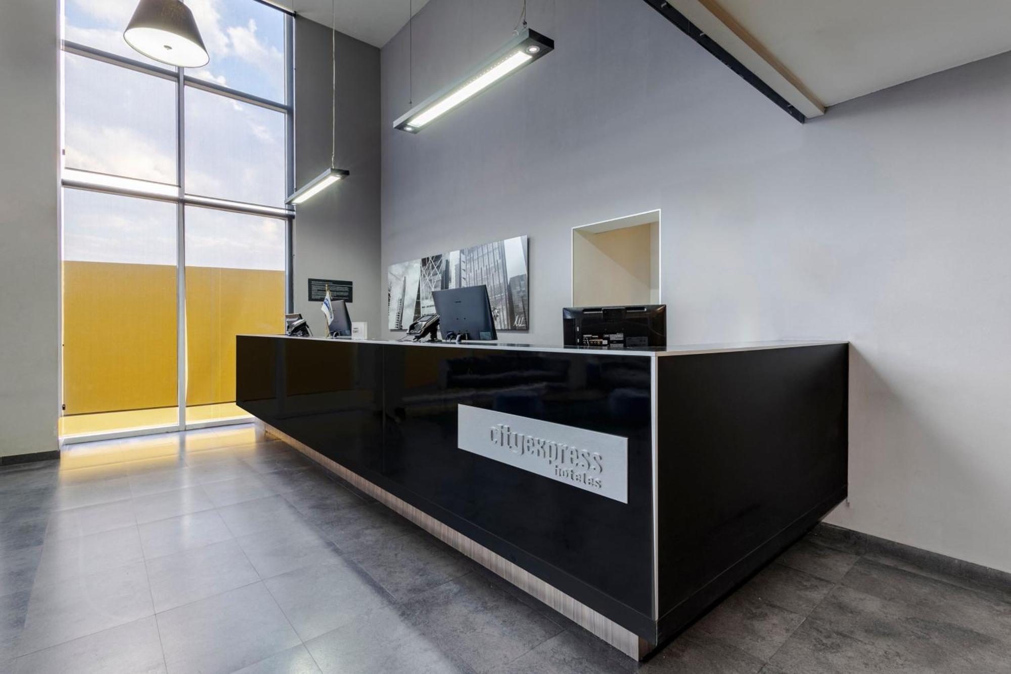 City Express By Marriott Guadalajara Aeropuerto Las Pintas Εξωτερικό φωτογραφία