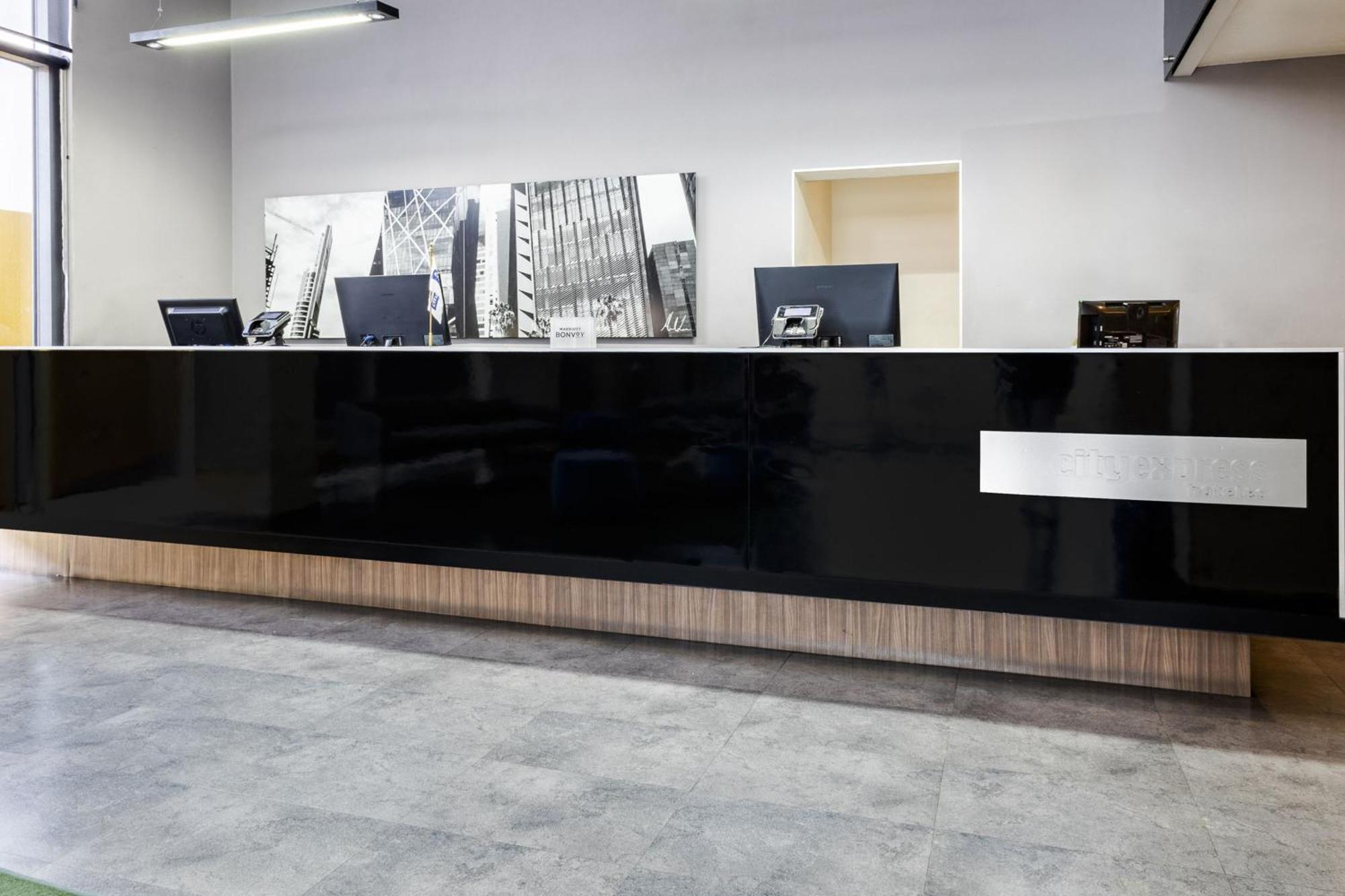 City Express By Marriott Guadalajara Aeropuerto Las Pintas Εξωτερικό φωτογραφία
