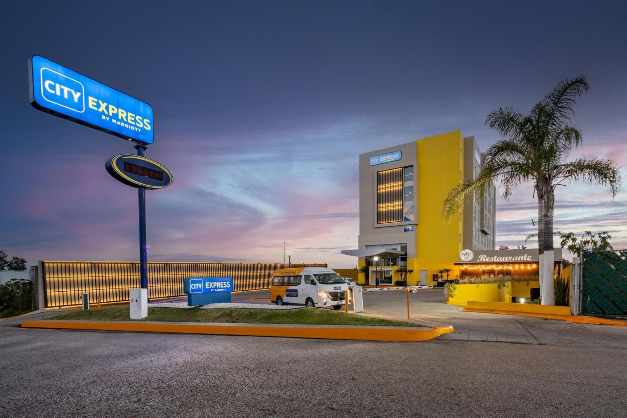 City Express By Marriott Guadalajara Aeropuerto Las Pintas Εξωτερικό φωτογραφία